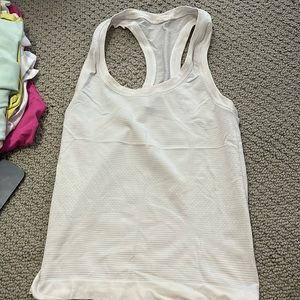 White lululemon tank top